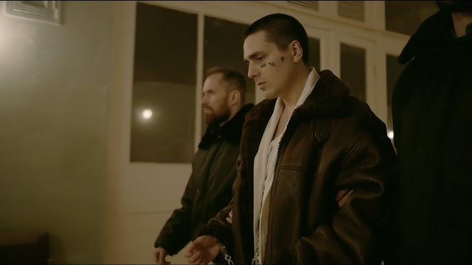 Плачу
