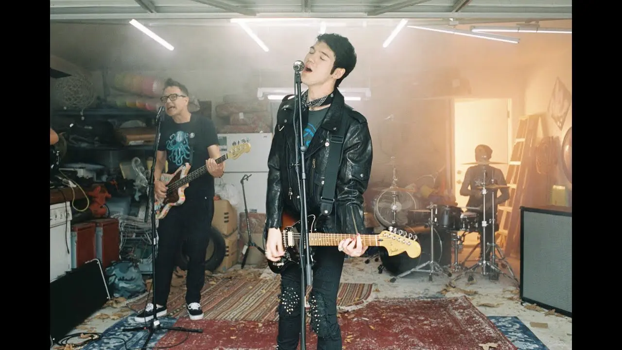 Scumbag (Feat. Blink-182)