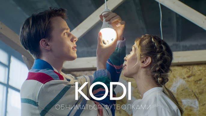 Обниматься футболками