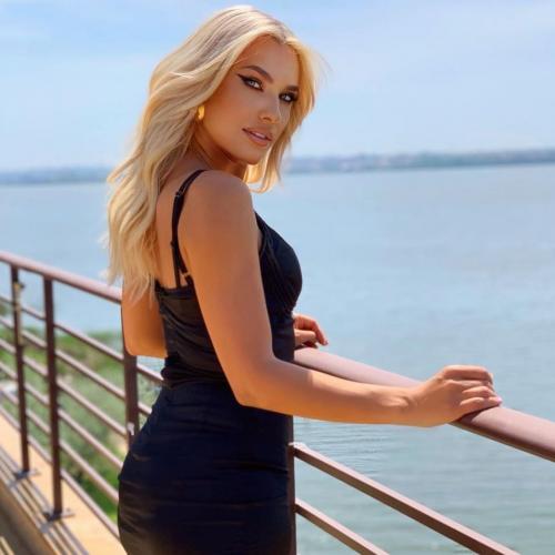 Артист Amna