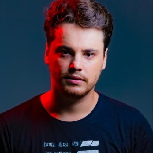 Артист Andre Longo