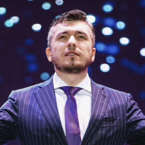 Артист Астемир Апанасов