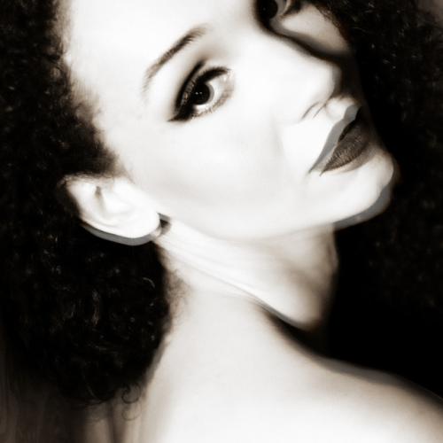 Cleo Simone