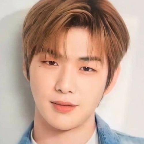 Артист Kang Daniel