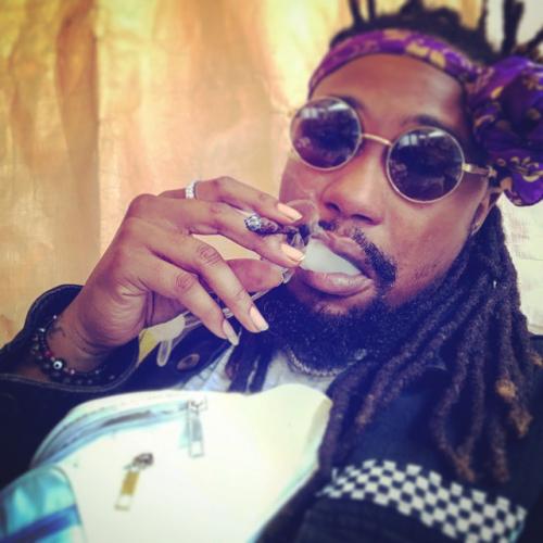 Артист Kief Brown