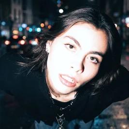 Queen D