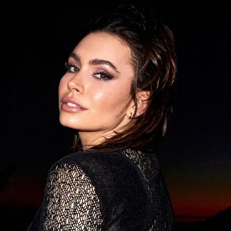 Артист Sophie Simmons