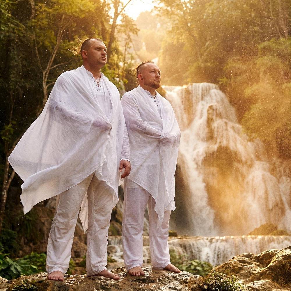 Kuang Si Falls - AKNRO & W.J.Rec