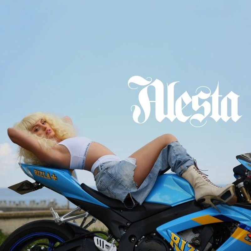 Ecoute - Alexandra Stan feat. Havana