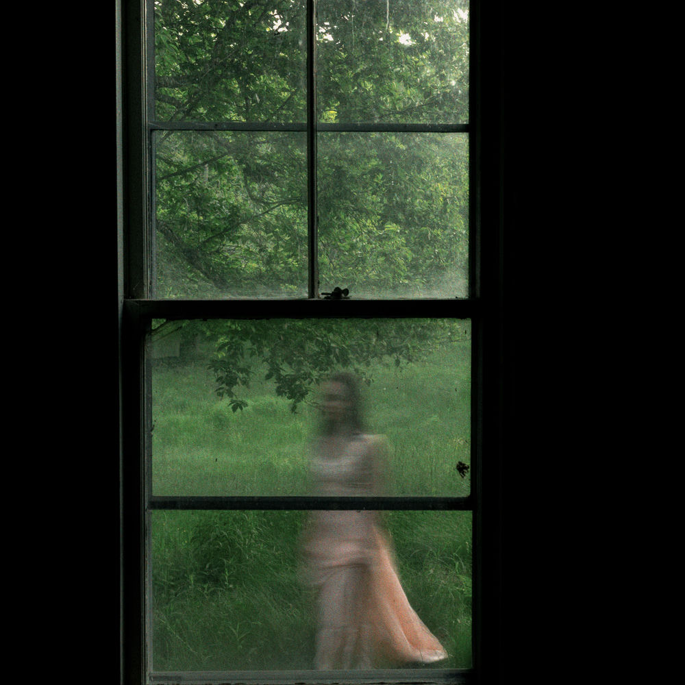 The Girl Who Never Left - Alice Kristiansen