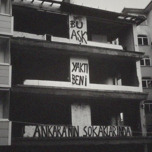 Batu Akdeniz - Ankara'nın Sokaklarında (Akustik)