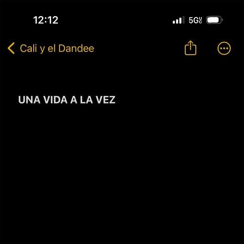 Cali Y El Dandee - Una Vida A La Vez
