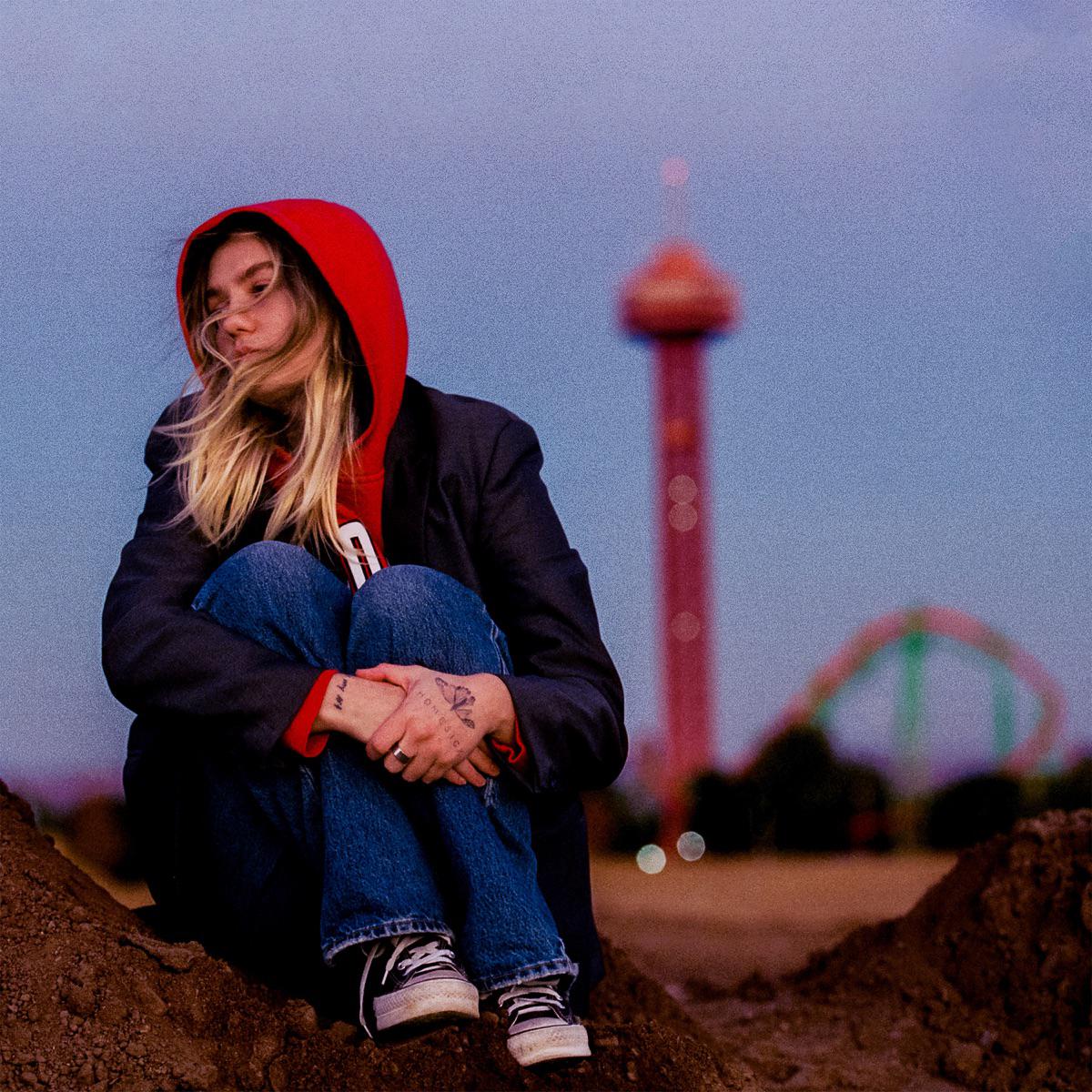 sinking - Carlie Hanson