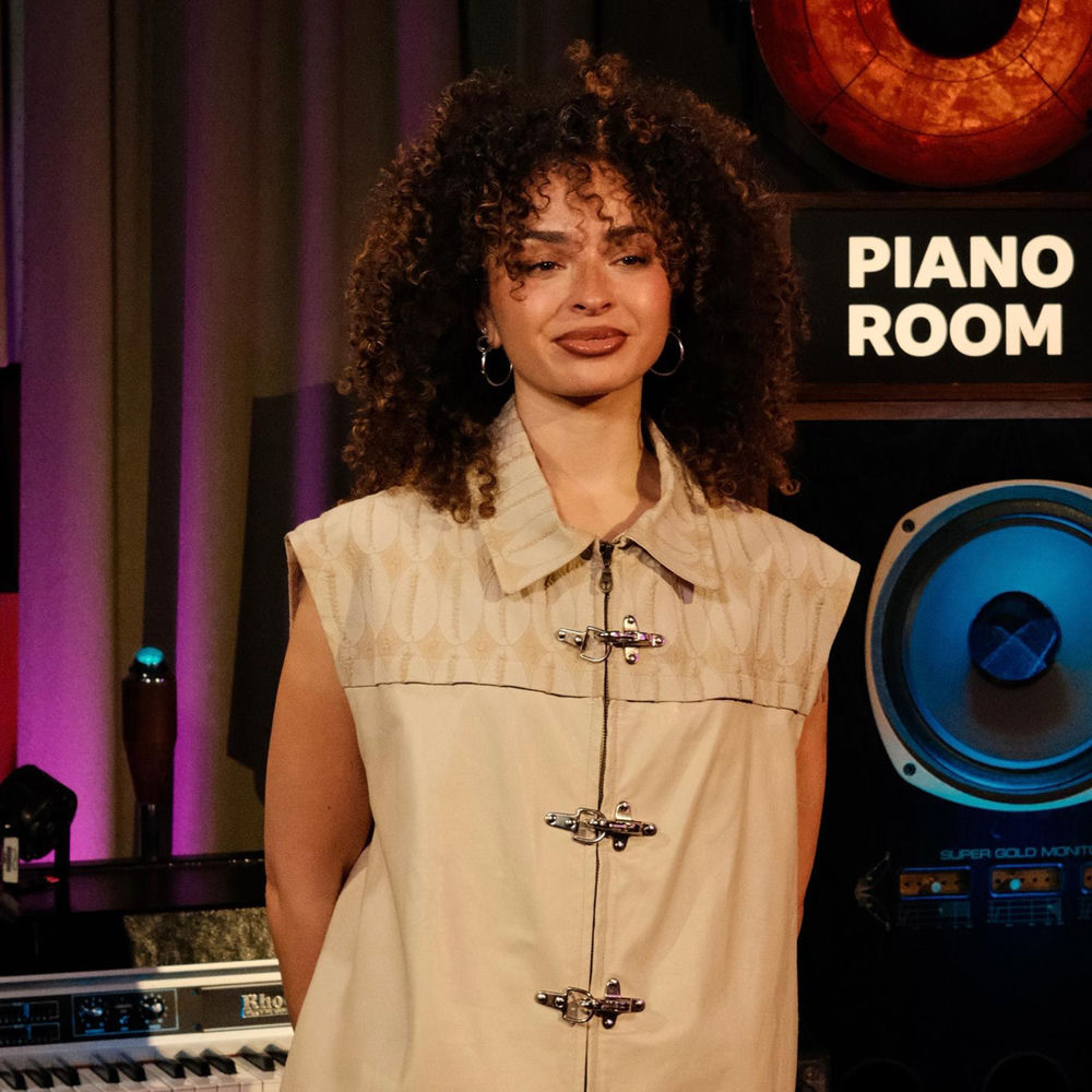 Crazy (Bbc Radio 2 Piano Room) - Ella Eyre