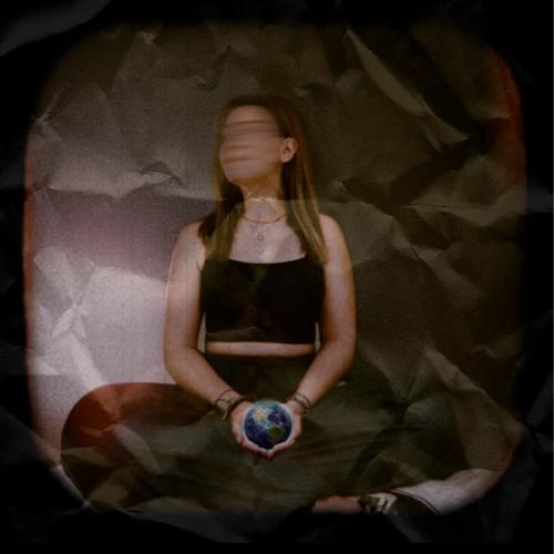 Gizem Kosif - Küçücük Dünyasında