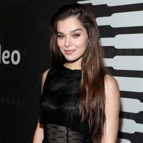 Hailee Steinfeld - Wrong Direction