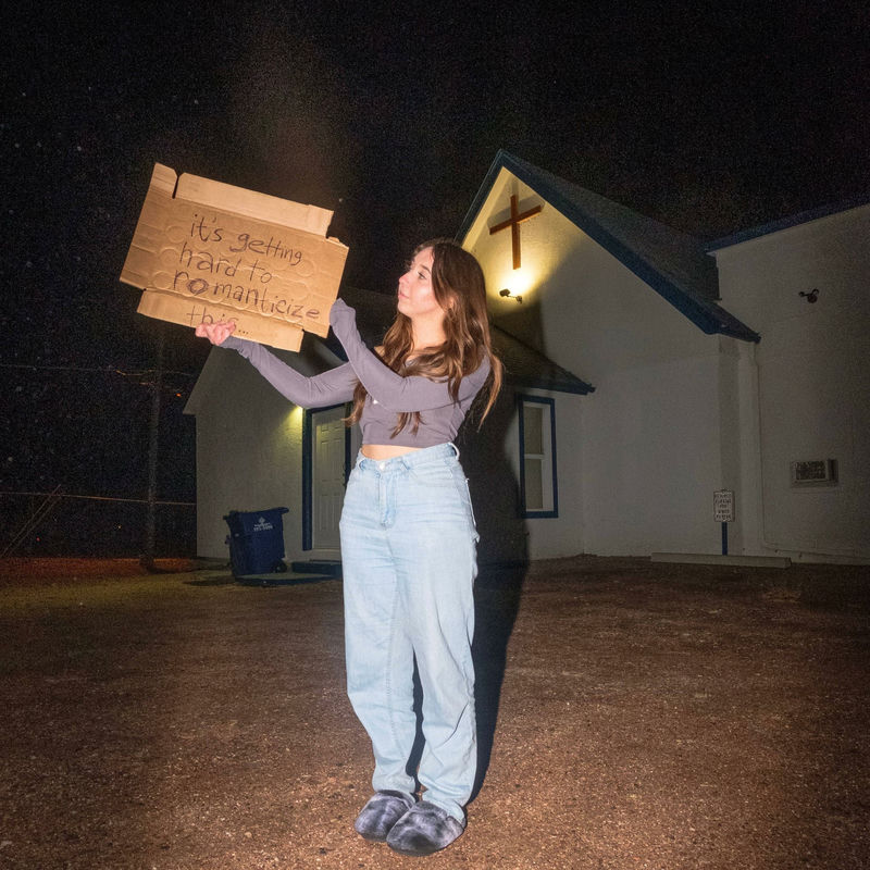 Lizzy Mcalpine And Things - Hala Hooper