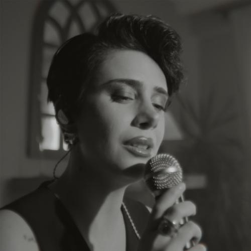 Hande Mehan - İki Kadın Bir Adam