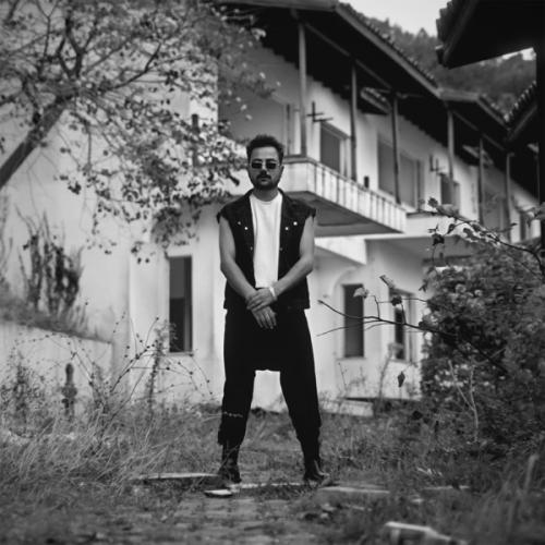 Harmanadam & Özgün Uğur - Yine Mi Düştük