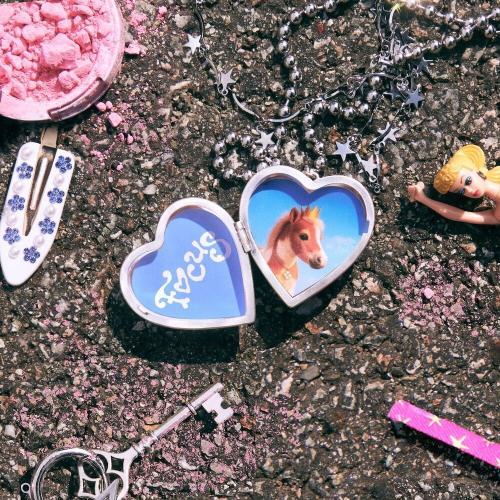 Hearts2Hearts - Blue Moon