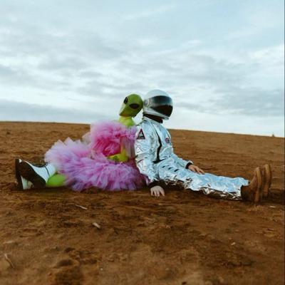 kar!ne - somewhere far away a little green man is crying