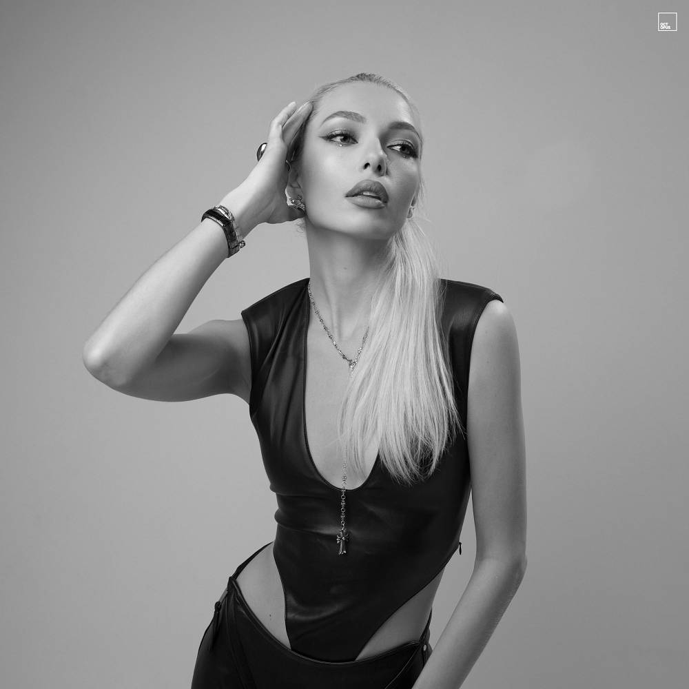 Show Me Baby (Marchik Remix) - Leisan
