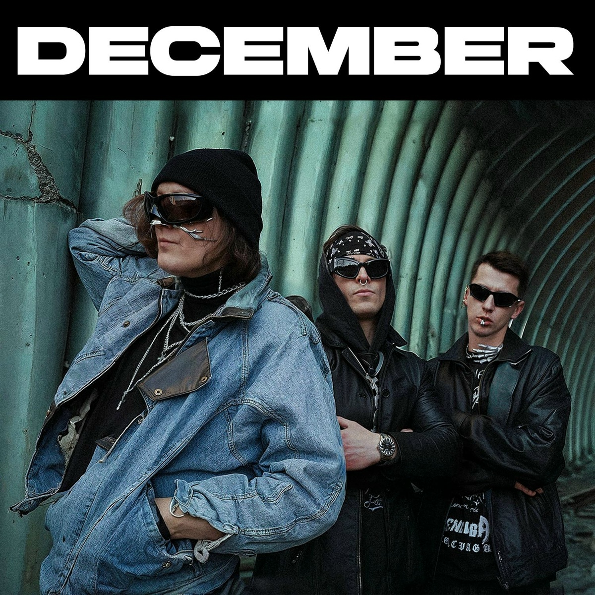 Main-De-Gloire - December