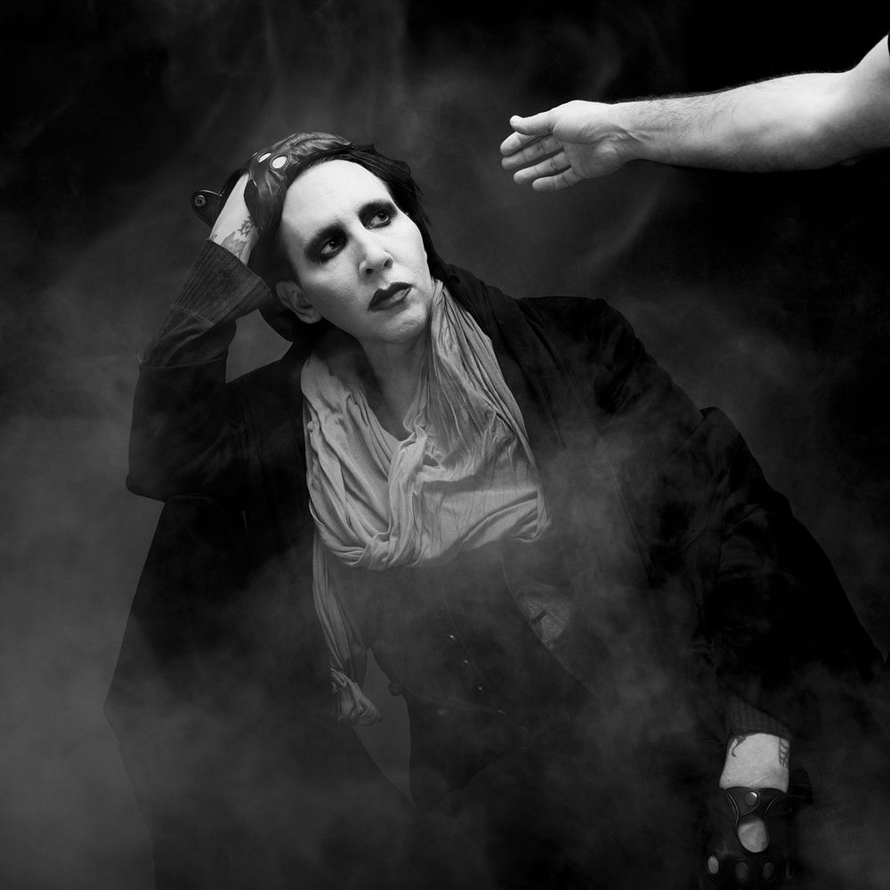 Cupid Carries A Gun - Marilyn Manson