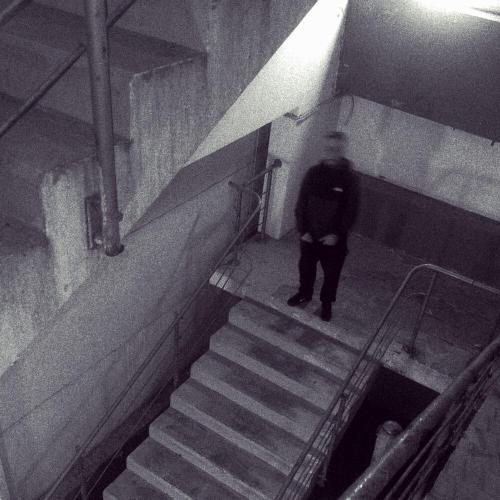 не меняет - проживал вчера