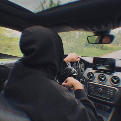 Белые Prada, тонированный Benz - ONE PAV ENOUGH