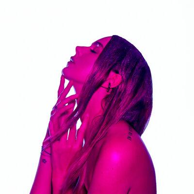 Sasha Holiday - Аниме