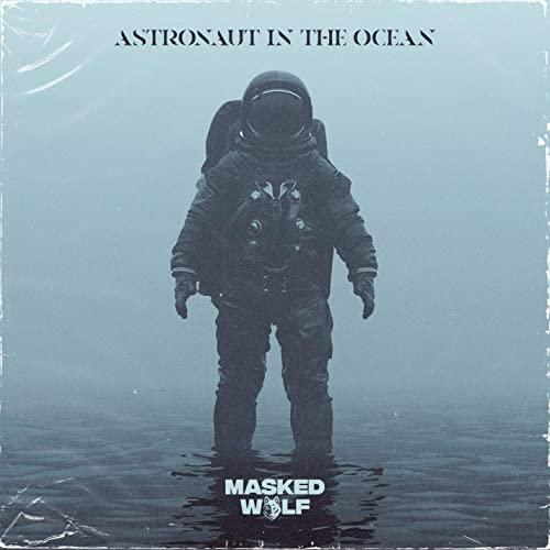 SI US PLAU, Kiki - Astronaut in the Ocean