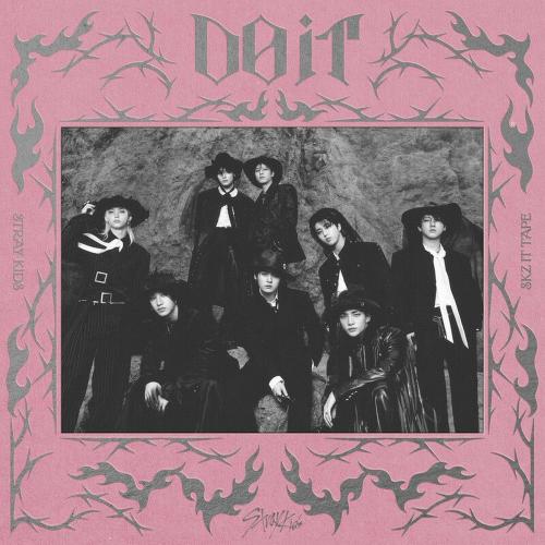 Stray Kids - Divine