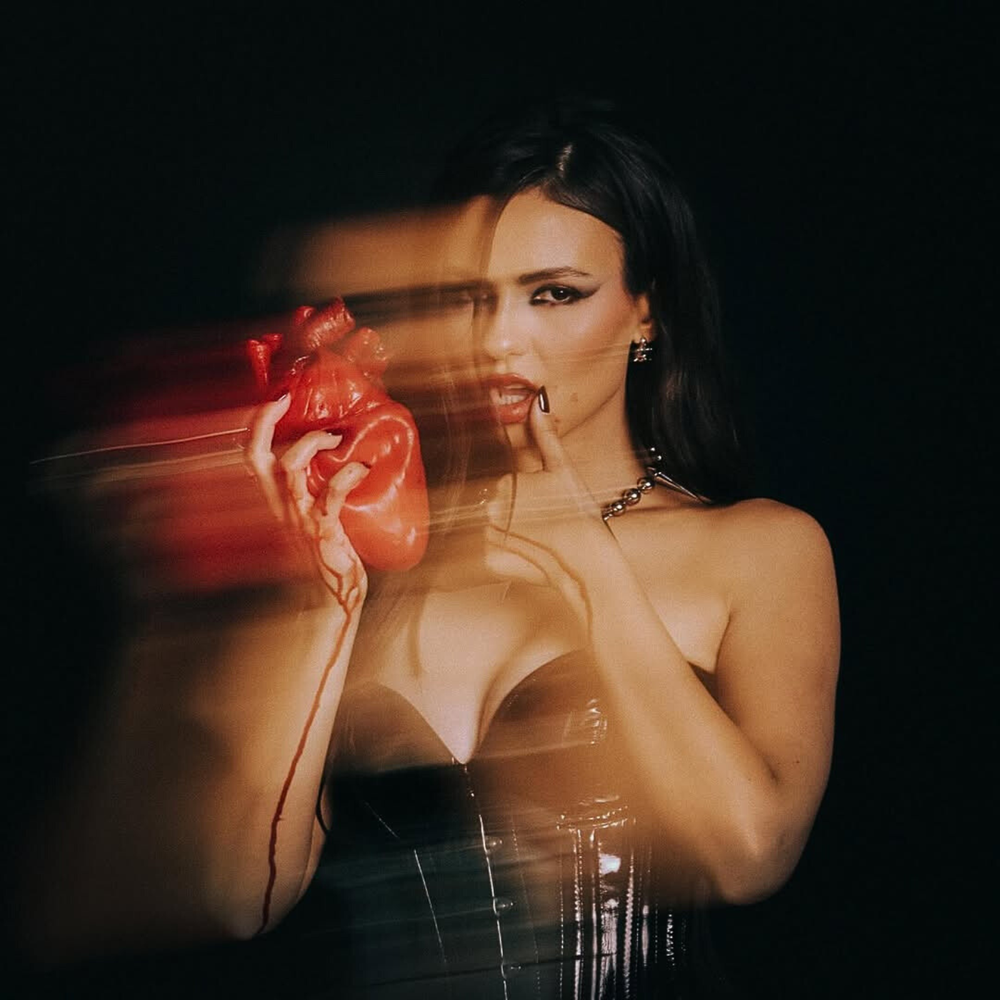 Love Zombie - Victoria Justice
